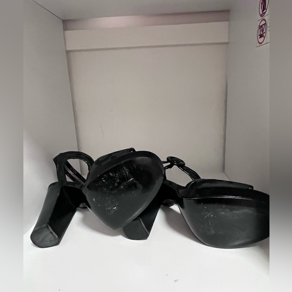 VTG Y2K Coach Signature Logo T-Strap Black Heels Size 7.5 - Picture 3 of 5